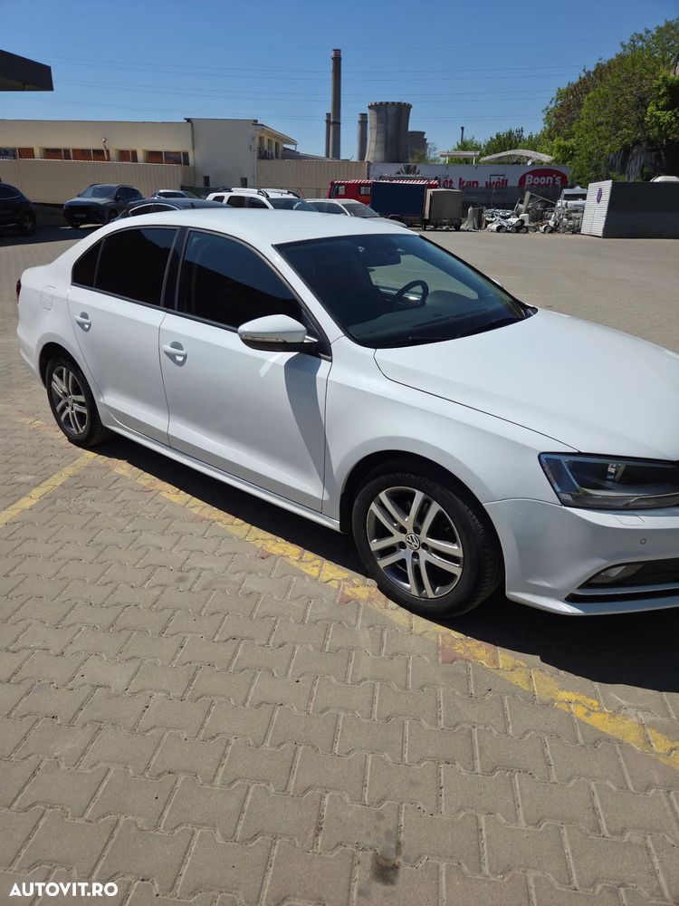 Volkswagen Jetta 2.0 TDI Comfortline - 5