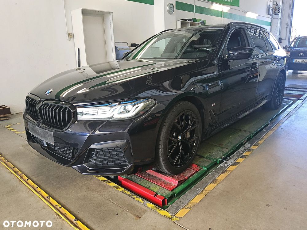 BMW Seria 5 530d xDrive M Sport Edition - 2