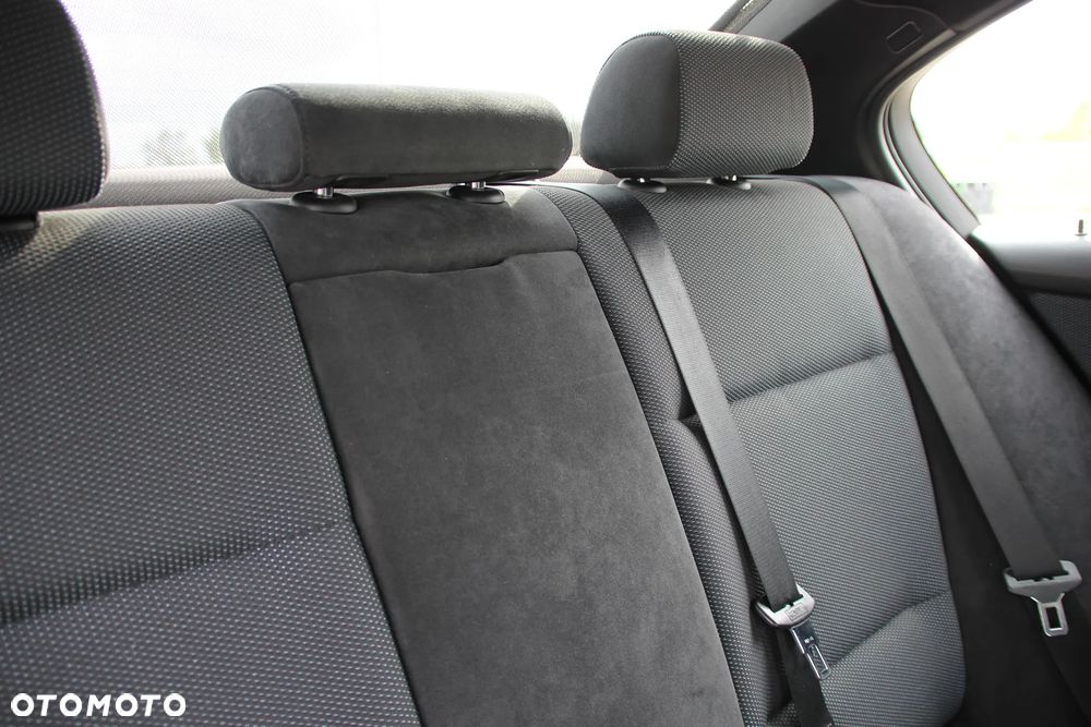 BMW Seria 3 330i xDrive - 10