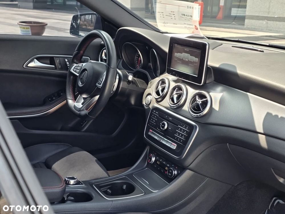 Mercedes-Benz CLA - 13