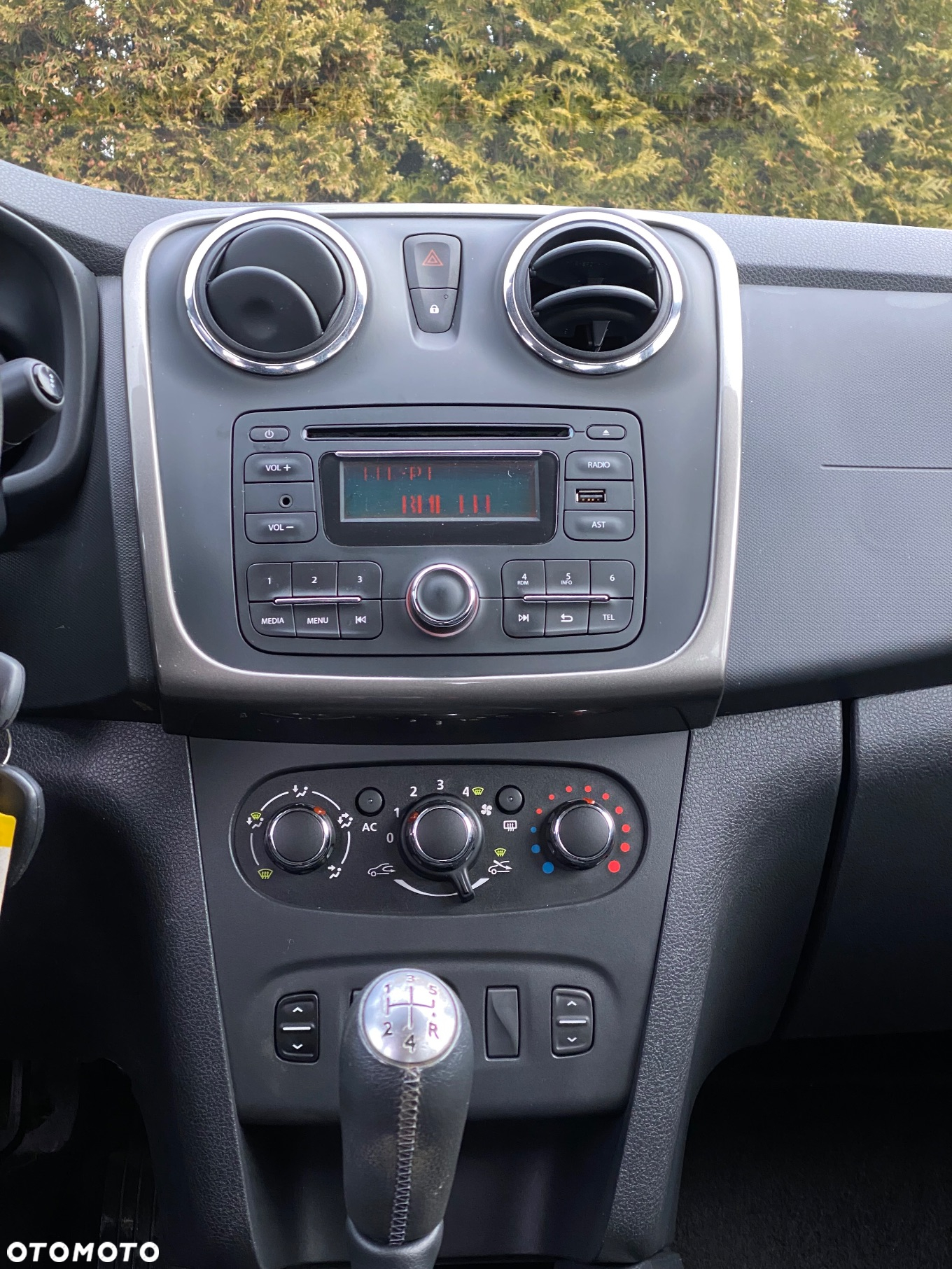 Dacia Sandero TCe 90 (S&S) Comfort - 10