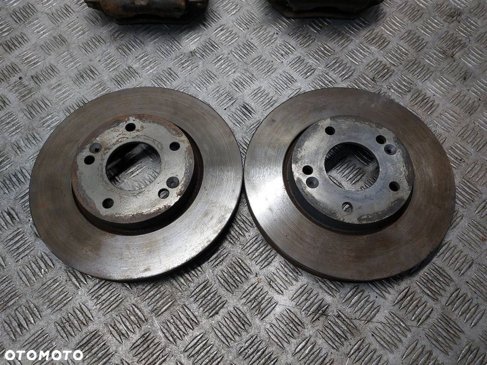 TARCZE HAMULCOWE PRZÓD + ZACISKI HYUNDAI I30 I 1.6 CRDI - 2