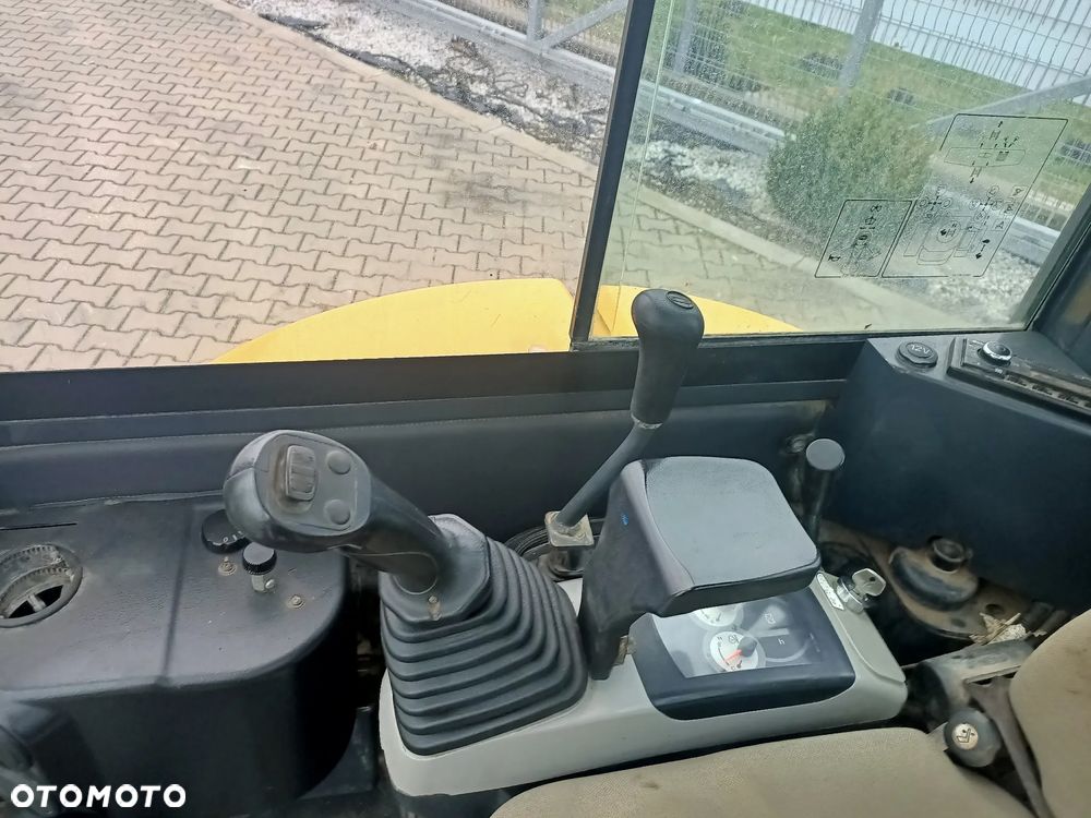 Komatsu PC26MR-3 - 7