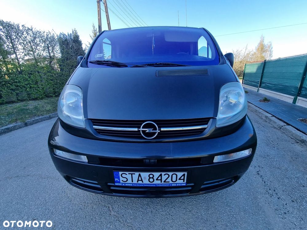 Opel Vivaro Tour - 10