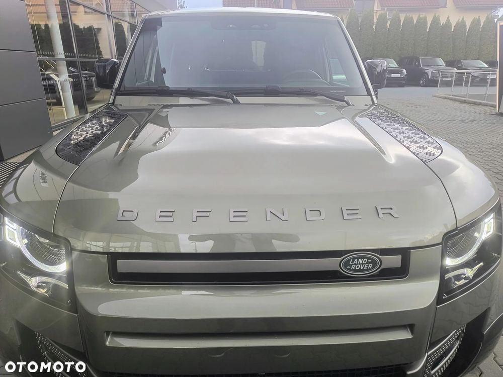 Land Rover Defender - 11