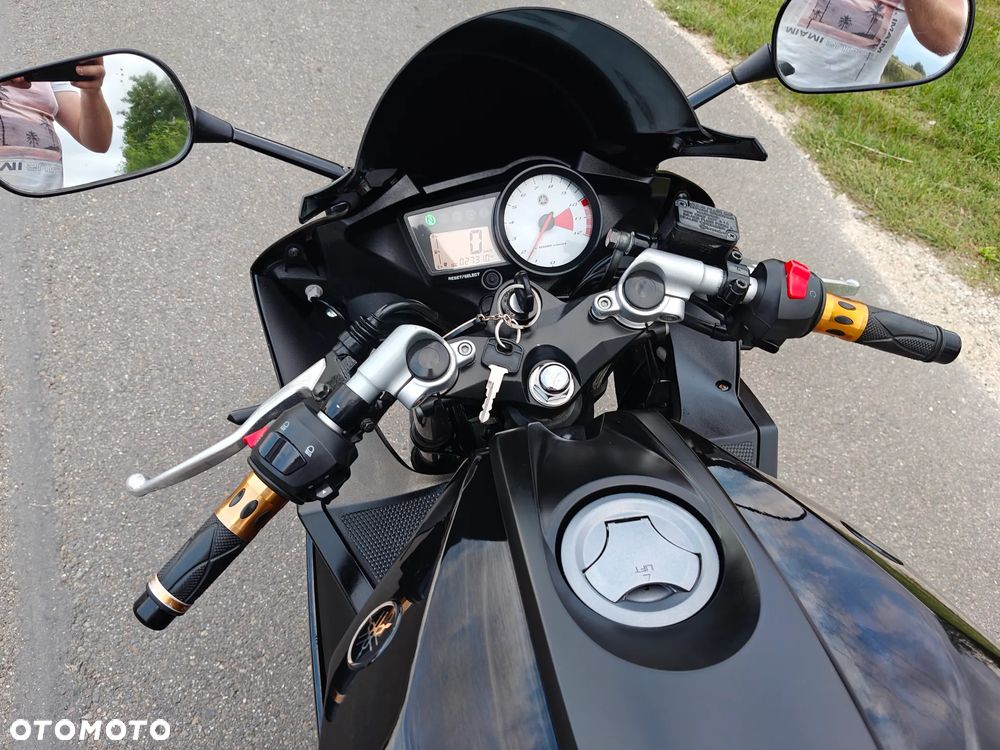 Yamaha YZF - 18