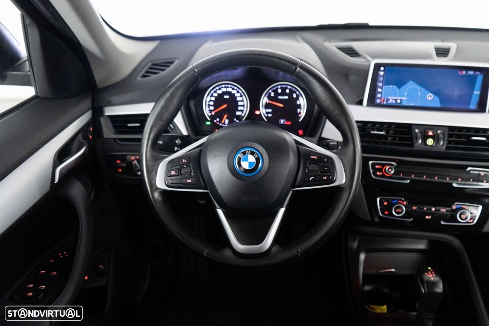 BMW X1 25 e xDrive Corporate Edition - 26