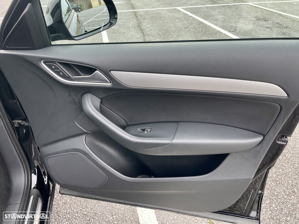 Audi Q3 2.0 TFSI quattro S tronic design - 28