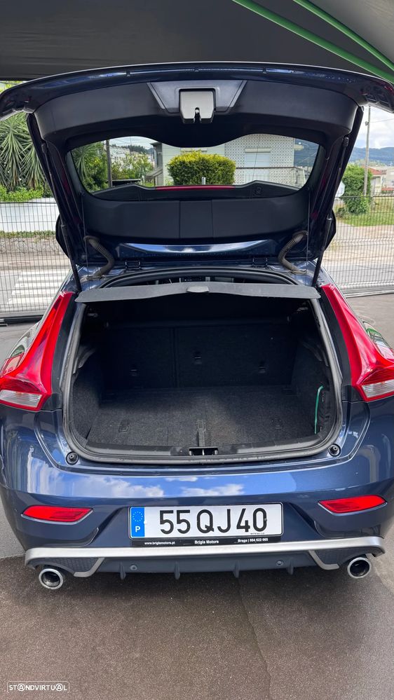 Volvo V40 D2 R Design - 25