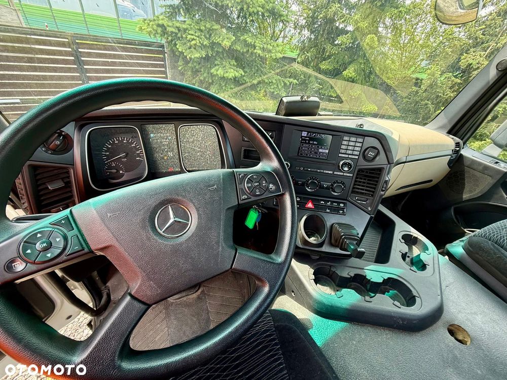 Mercedes-Benz Arocs 3240 - 5
