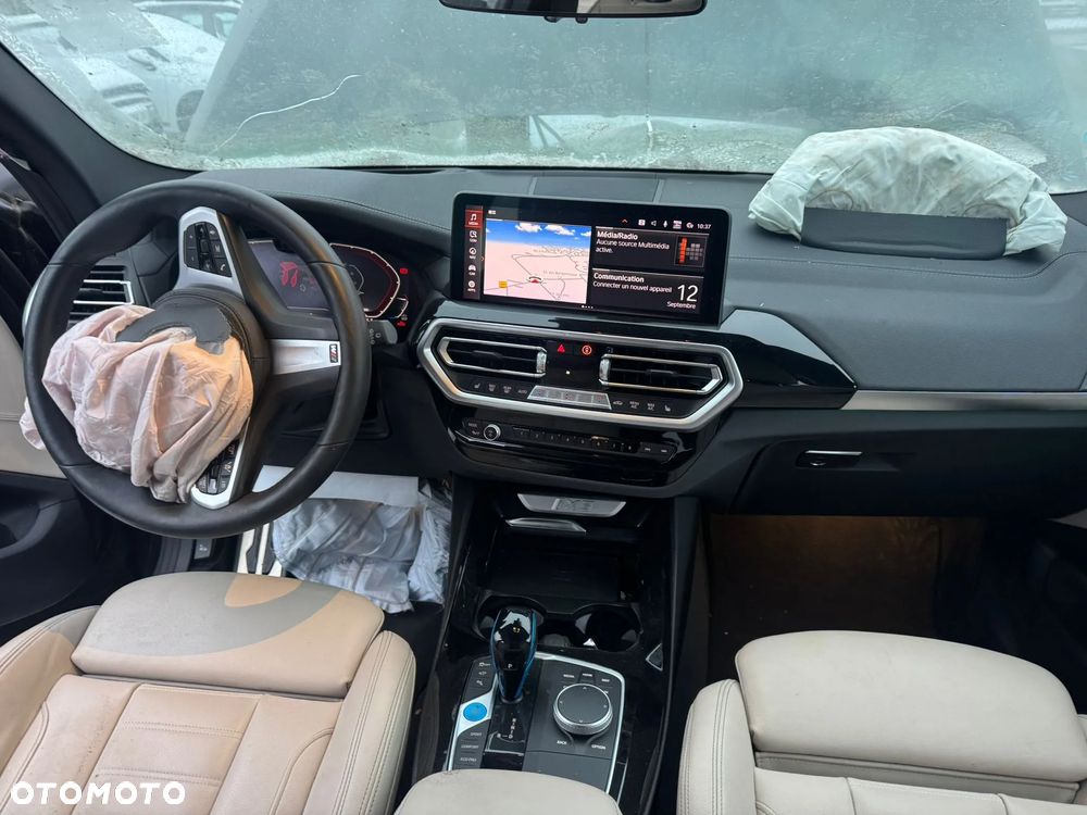 BMW iX3 80kWh Impressive - 27