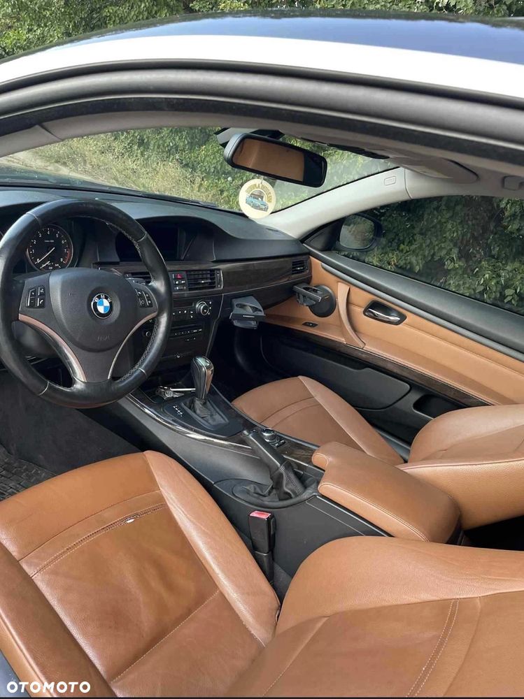 BMW Seria 3 335i xDrive Coupe - 9