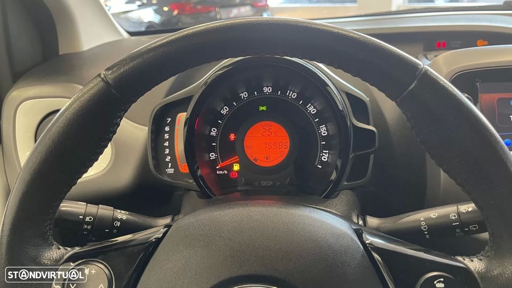 Toyota Aygo X Black&White - 23