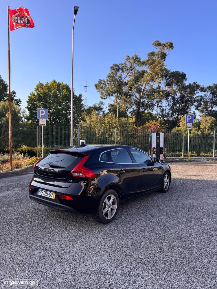 Volvo V40 2.0 D2 Momentum Geartronic - 8