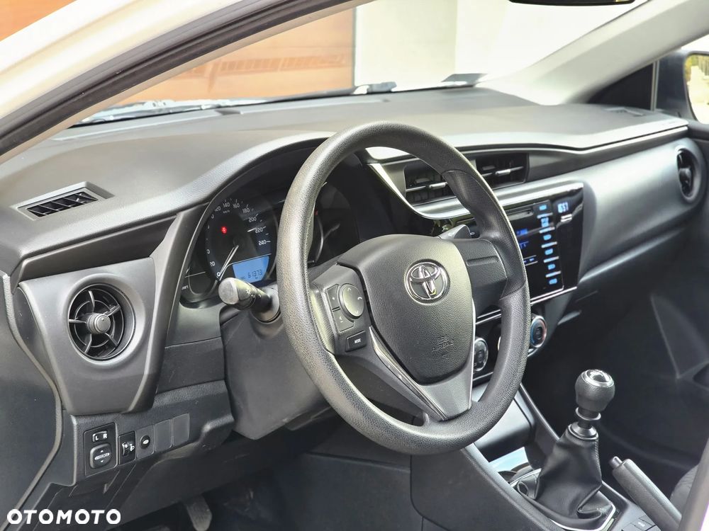 Toyota Corolla - 17