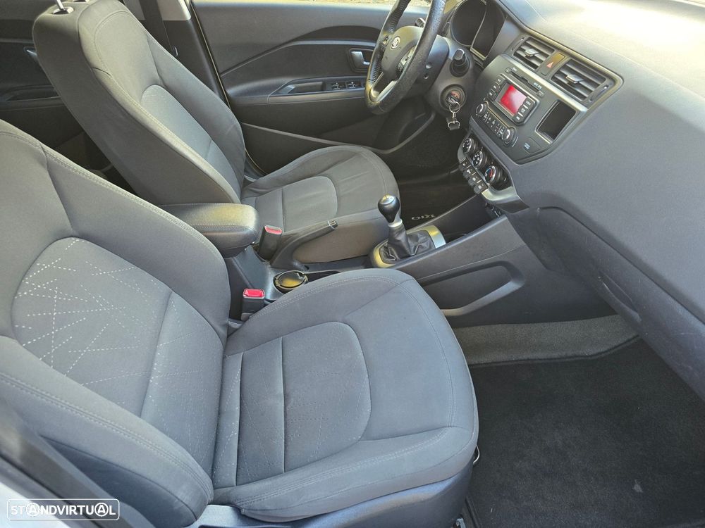 Kia Rio 1.2 CVVT LX - 23