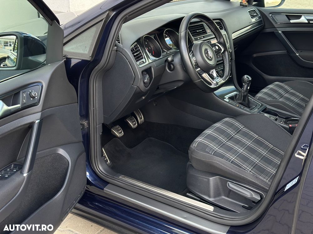 Volkswagen Golf 2.0 TDI GTD - 6