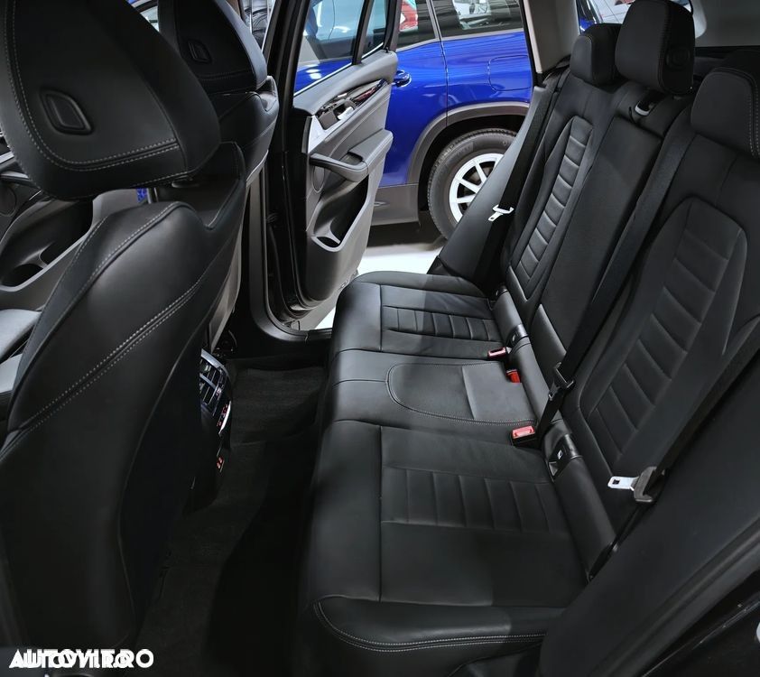BMW X3 xDrive30e AT PHEV - 17