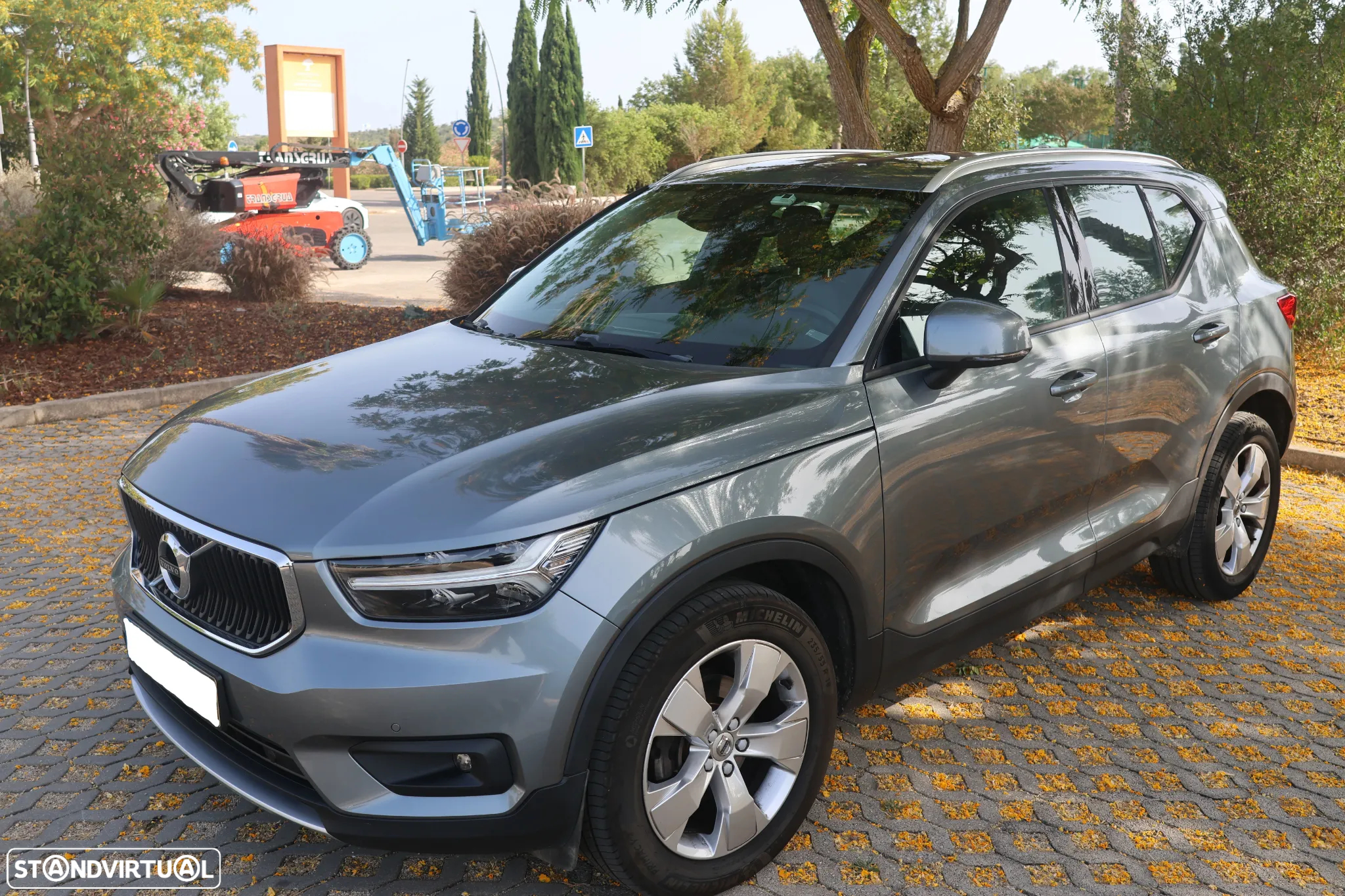 Volvo XC 40 2.0 D3 Momentum Geartronic - 3