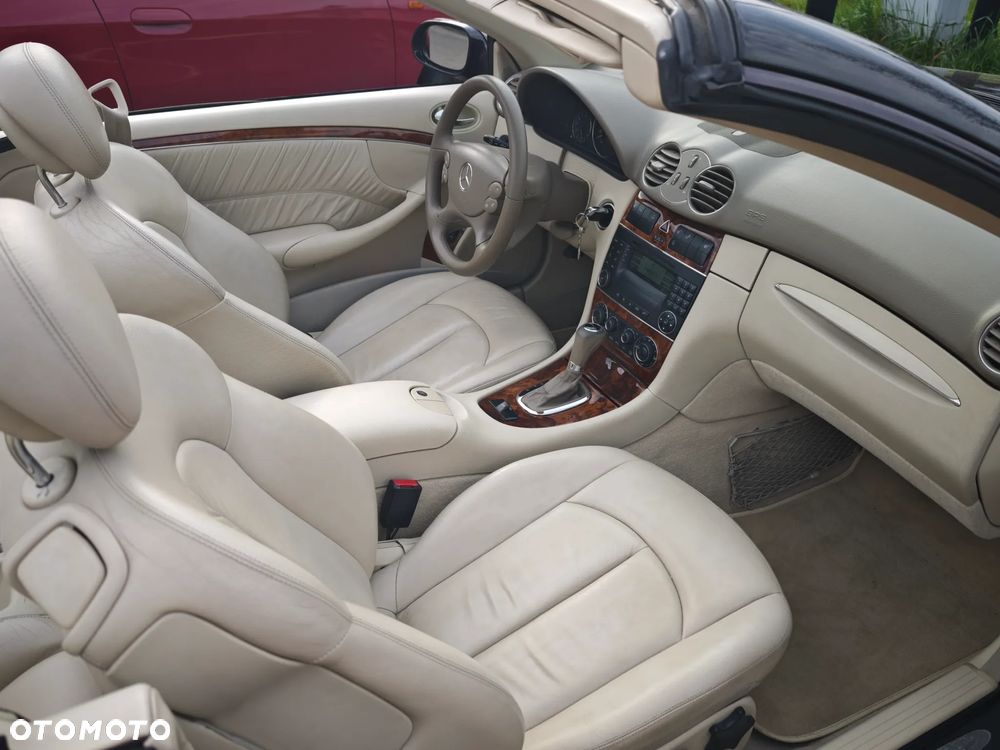 Mercedes-Benz CLK - 23