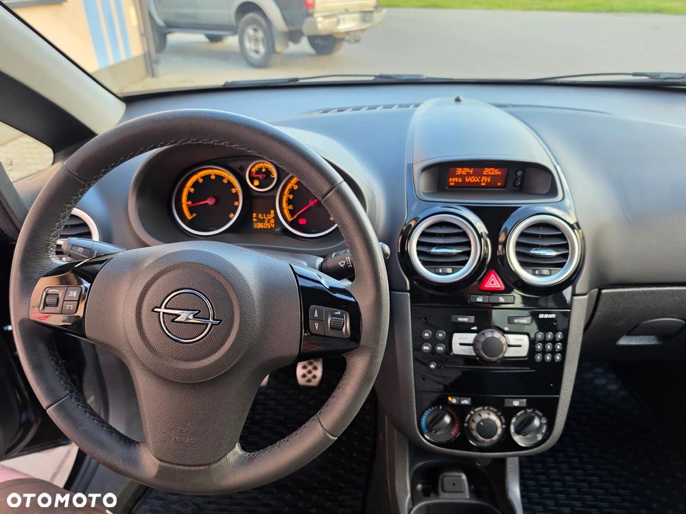 Opel Corsa 1.2 16V Cosmo - 12