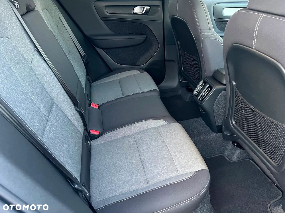 Volvo XC 40 B4 AWD Plus Dark - 21