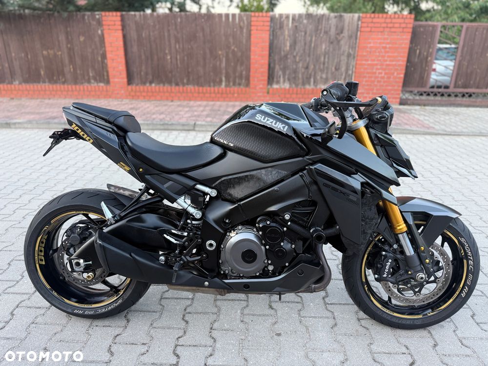 Suzuki GSX - 8