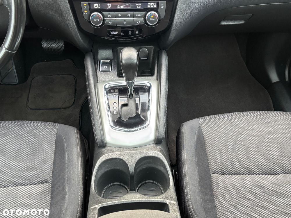 Nissan Qashqai 1.2 DIG-T Xtronic TEKNA+ - 33