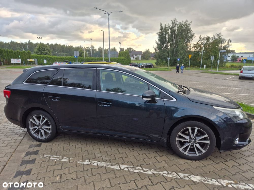 Toyota Avensis 2.0 D-4D Luna - 6