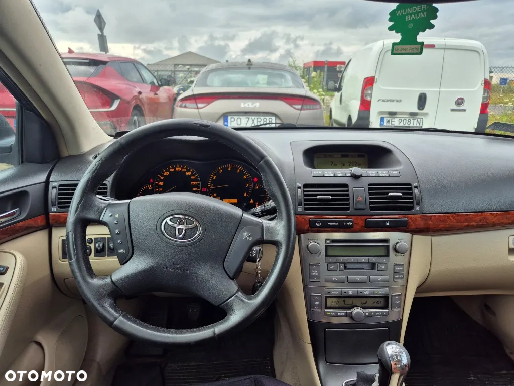 Toyota Avensis 1.8 VVT-i Sol - 9