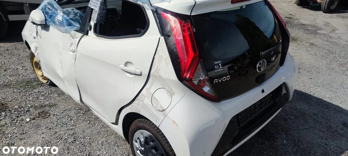 Toyota Aygo 1.0 b-gaz 2019r cały na cześci kolor 086 - 6