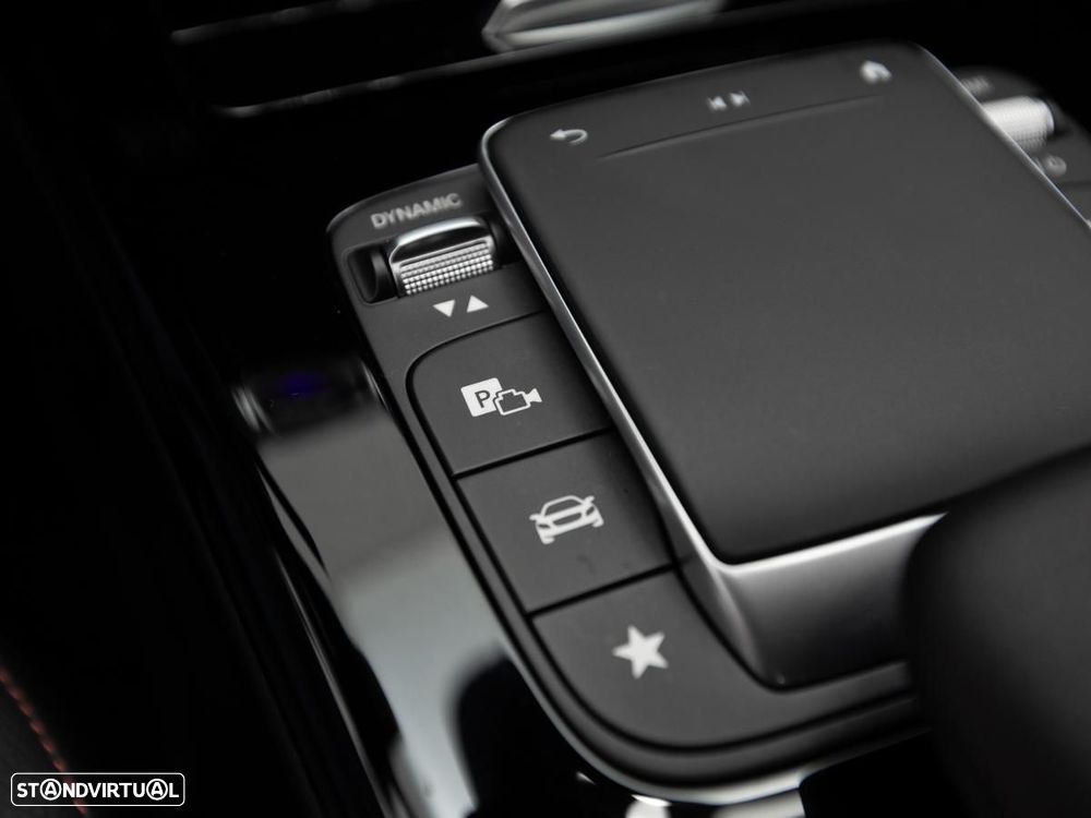 Mercedes-Benz A 250 e AMG Line - 23