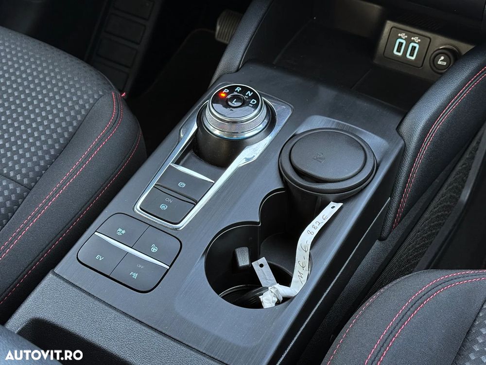 Ford Kuga 2.5 Duratec PHEV ST-LINE - 30