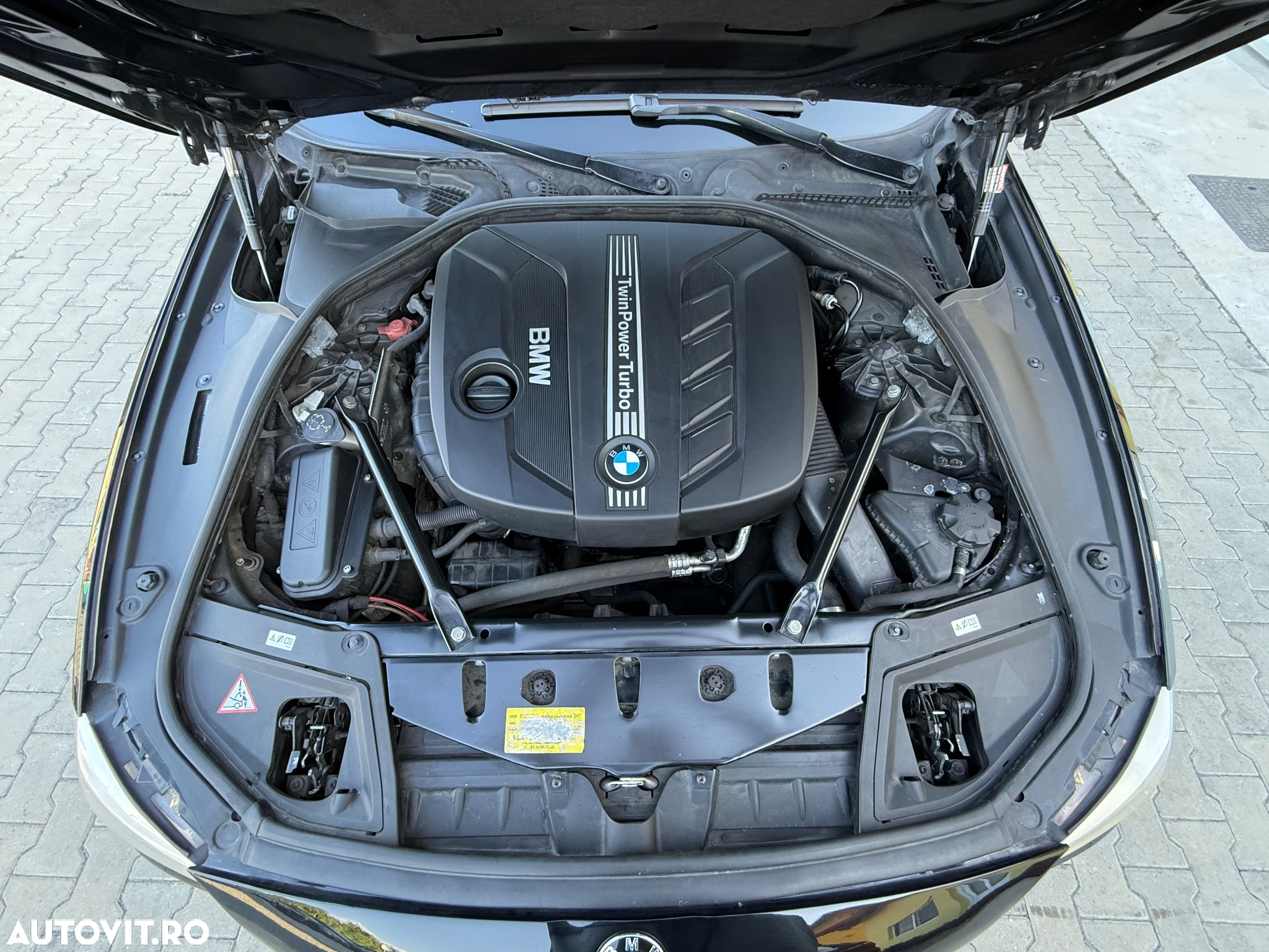 BMW Seria 5 520d Aut. - 33