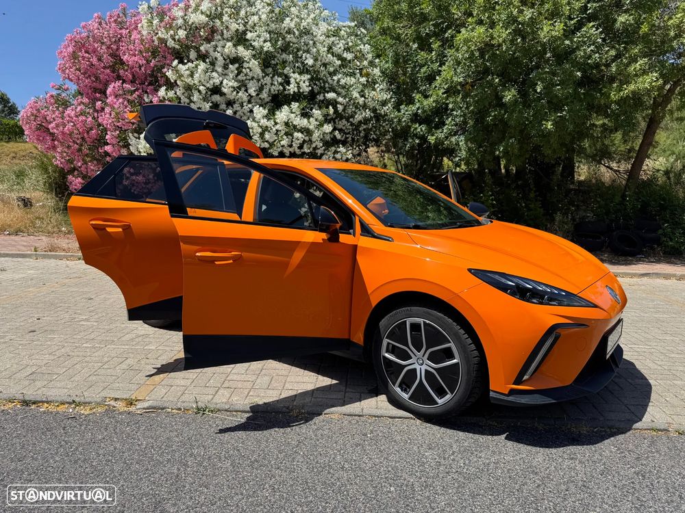 MG MG4 64 kWh Luxury - 1