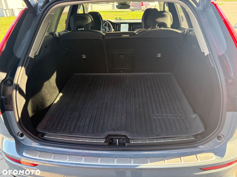 Volvo XC 60 B5 B AWD Plus Dark - 15