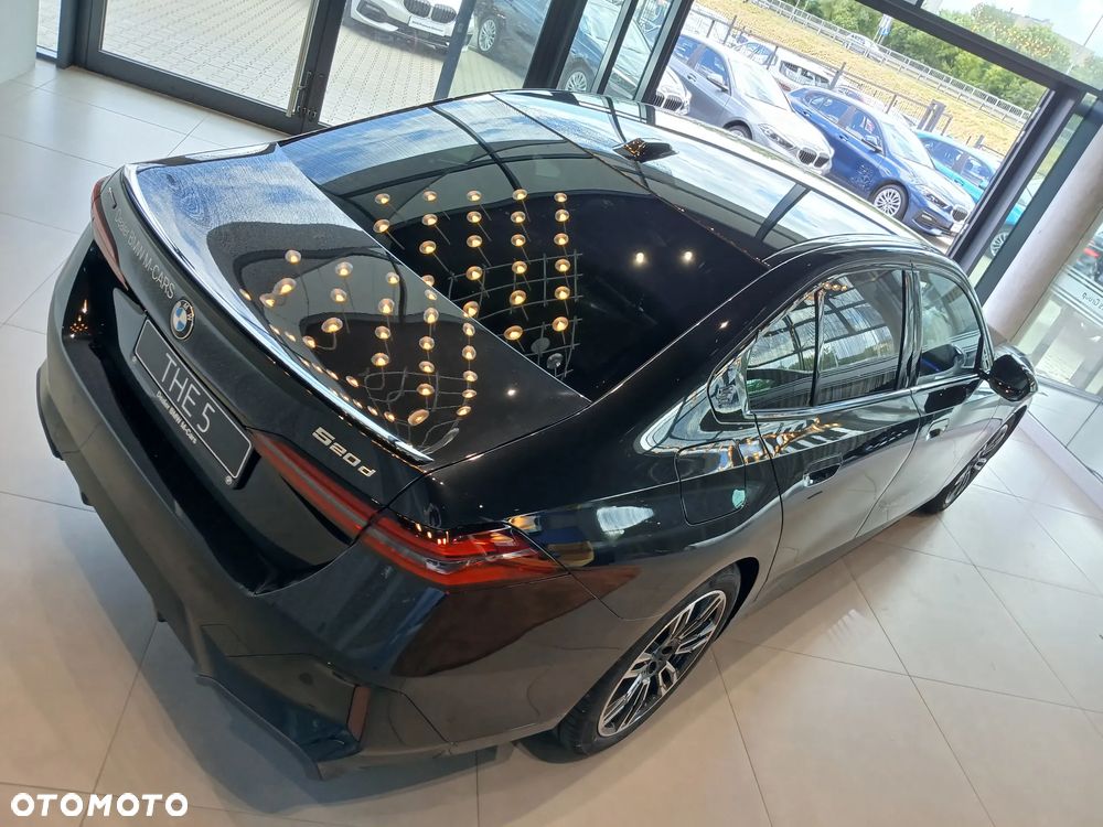 BMW Seria 5 520d mHEV - 12