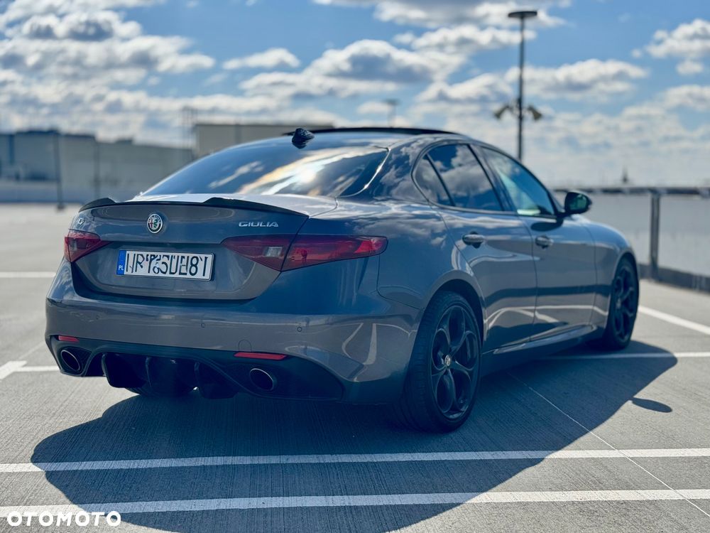 Alfa Romeo Giulia 2.0 Turbo 16V AT8 Veloce Ti - 2