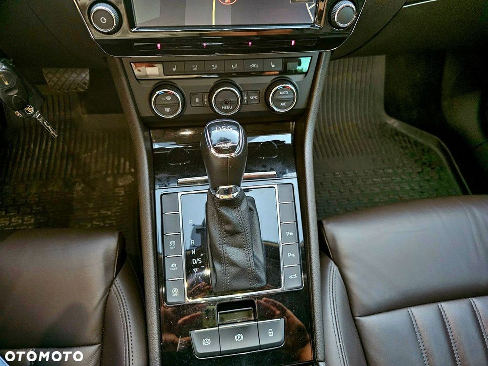 Skoda Superb 2.0 TDI SCR L&K DSG - 22