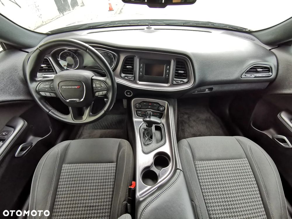 Dodge Challenger - 3