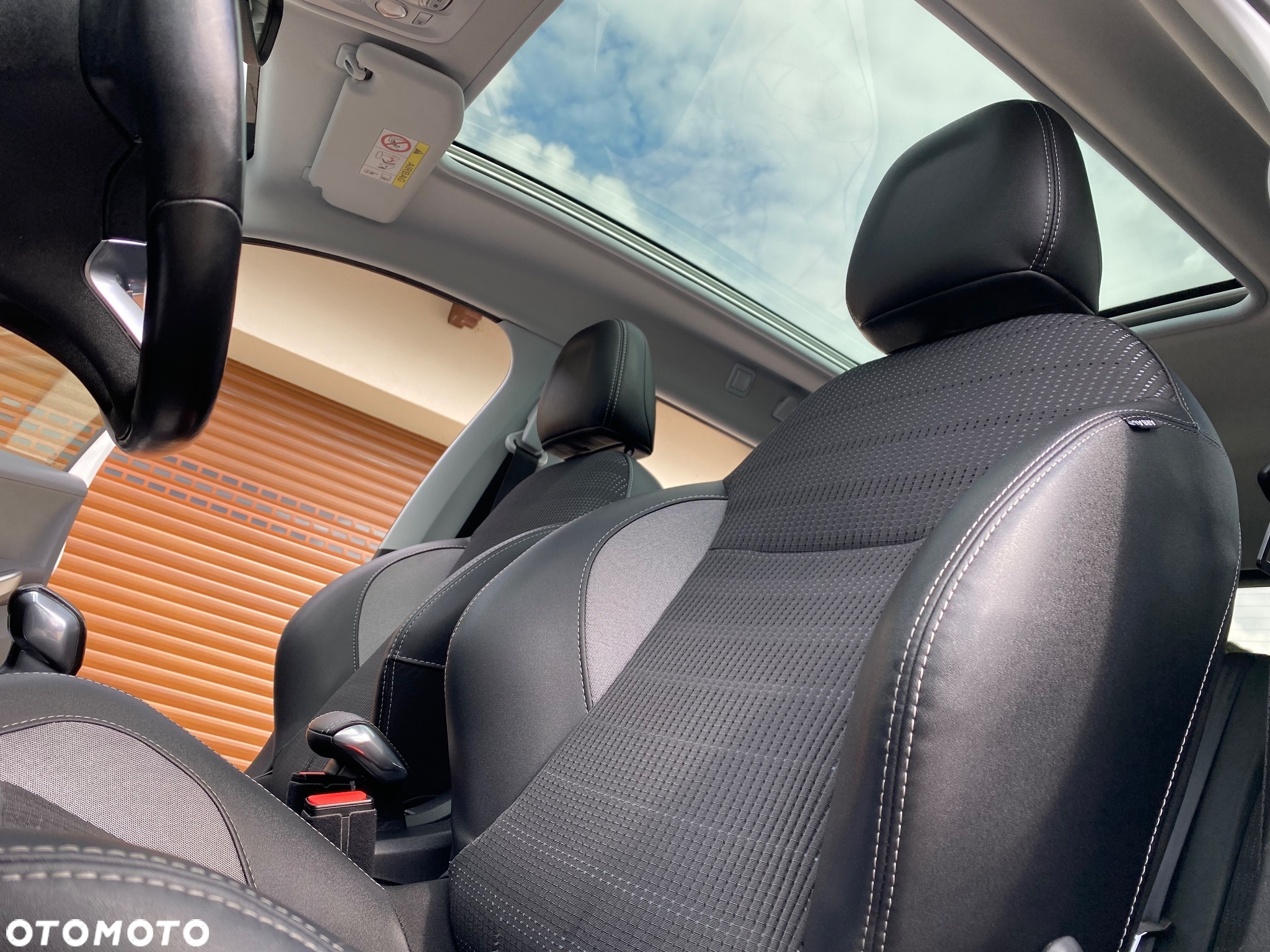 Peugeot 2008 1.2 Pure Tech Allure S&S - 4