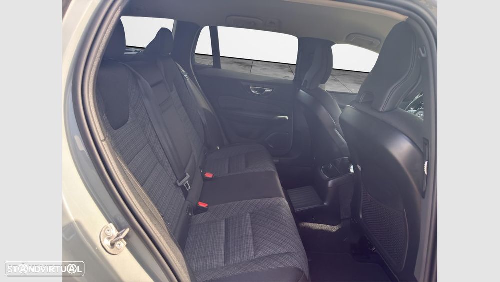Volvo V60 2.0 T6 AWD TE Core - 14