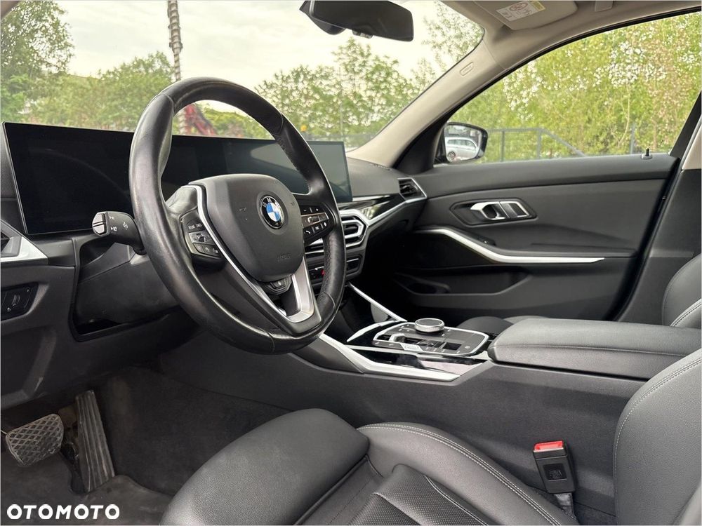 BMW Seria 3 318d MHEV - 9