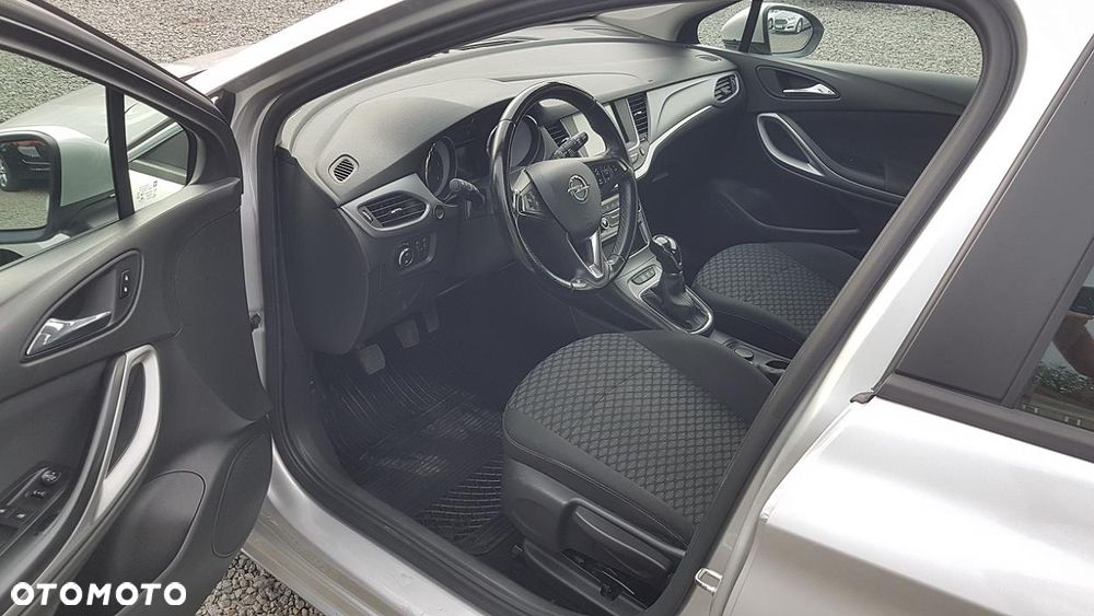 Opel Astra 1.6 CDTI Essentia - 22
