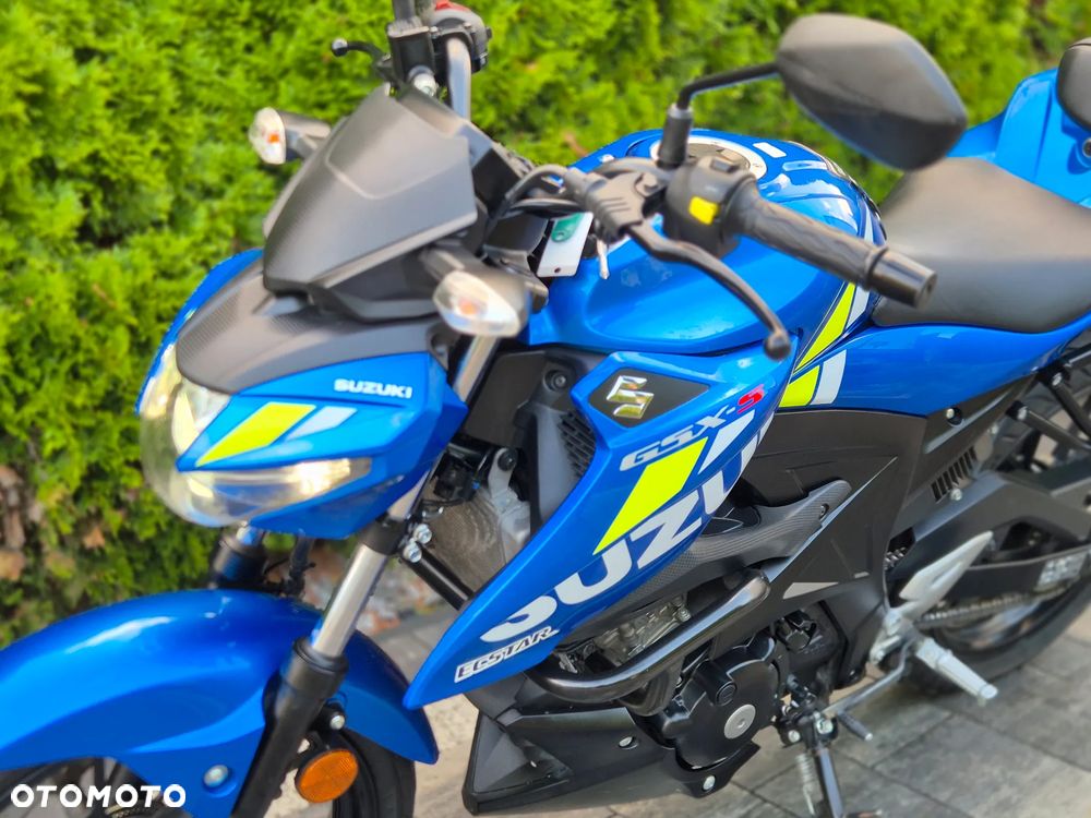 Suzuki GSX - 19