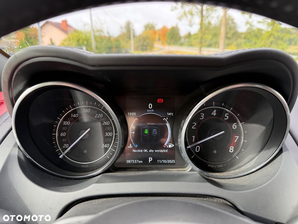 Jaguar F-Type R AWD - 28