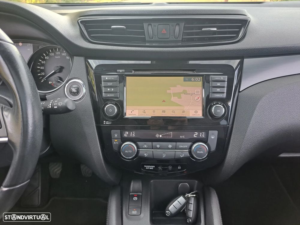 Nissan Qashqai 1.5 dCi N-Connecta J18 - 28