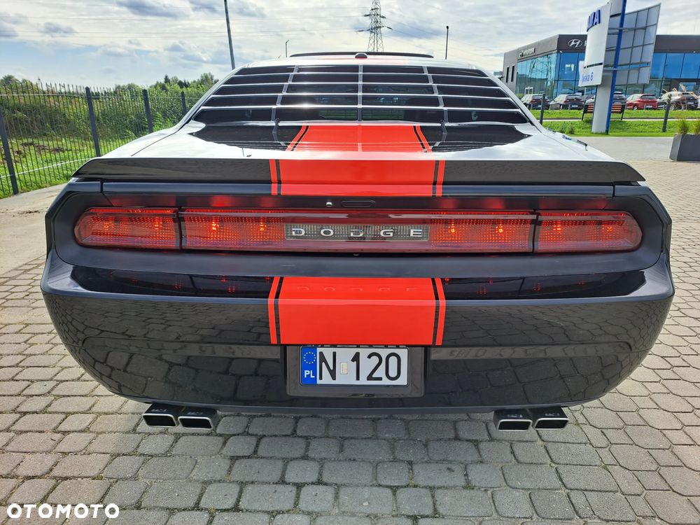 Dodge Challenger - 4