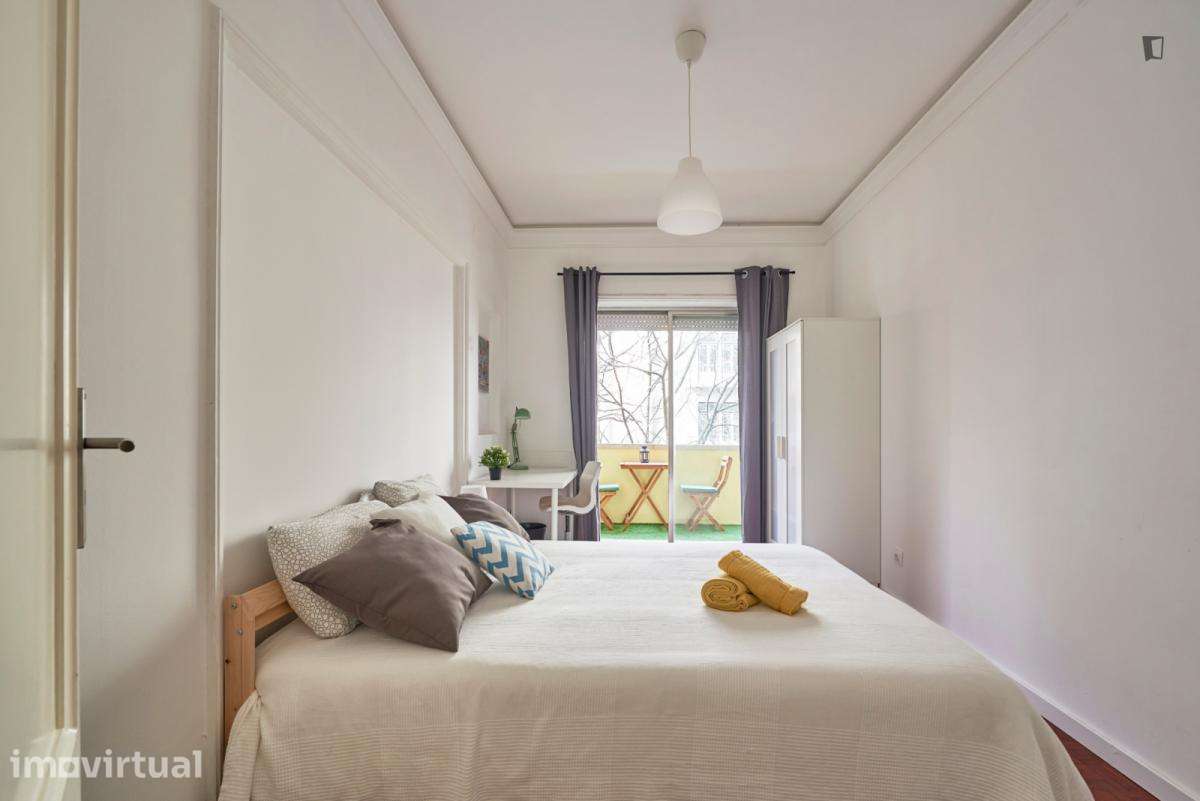 Quarto - localizado em Marquês de Pombal Lisbon - Grande imagem: 2/47