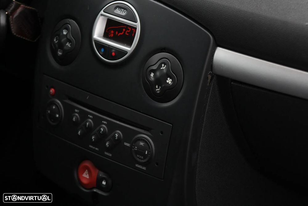 Renault Clio 1.5 dCi Dynamique S - 18